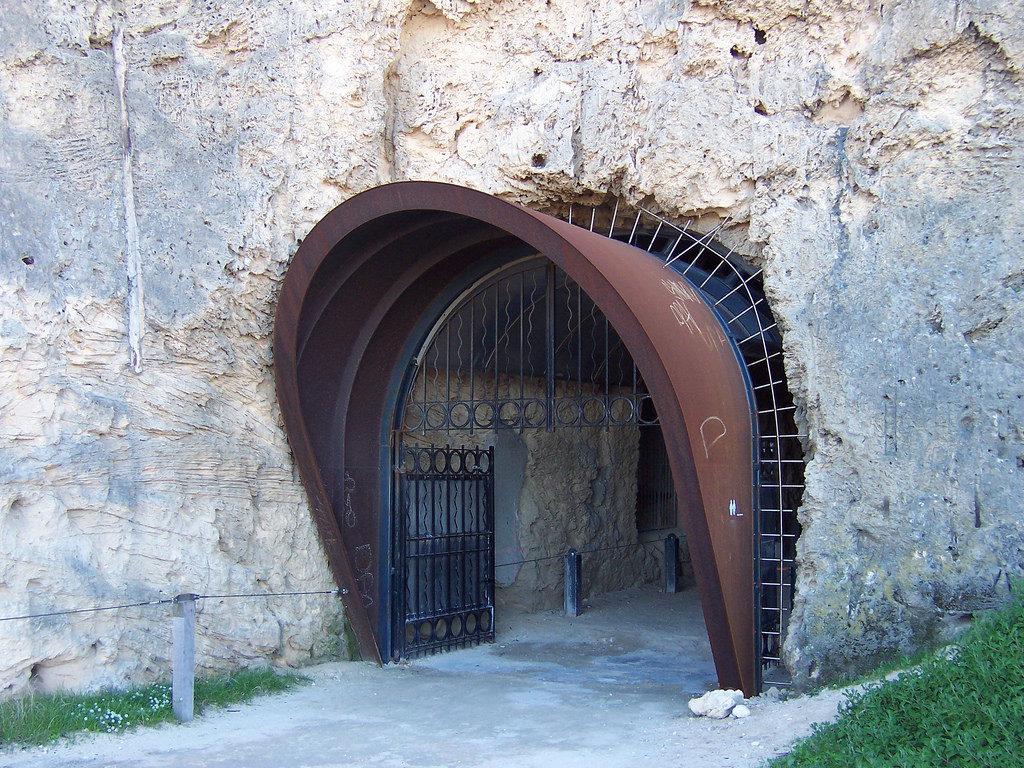 whalers tunnel