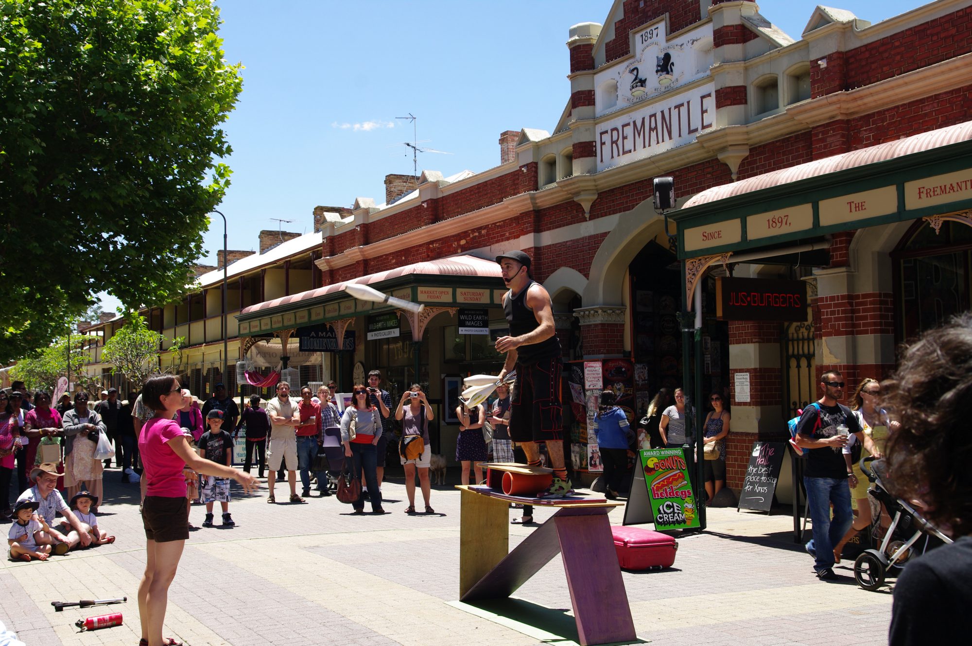 stay at callans apartments and visit the fremantle markets